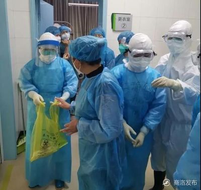 直擊商洛隔離病區 一場以節約護具為名的無聲戰斗